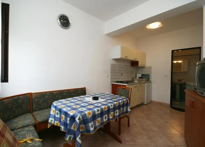 Appartamento With Parking Space Vantacici, Krk - 427 Malinska