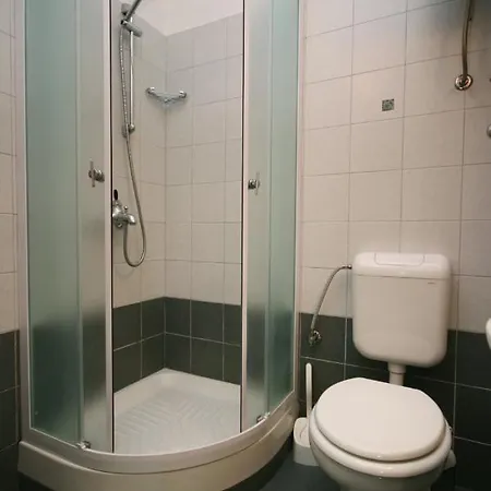 With Parking Space Vantacici, Krk - 427 شقة مالينسكا